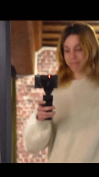 Эмоциональный момент из "💖 VLOG N° 1 // НОВАЯ ТАТУИРОВКА"