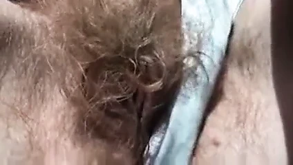 Pfui, das alte, haarige Loch stinkt - Deutscher Dirty Talk!