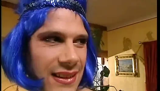 Ateşli hatunlarla birden fazla sahne