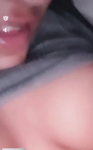 Seksi kız boşalıyor