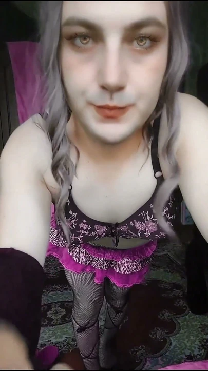 Oğlan göğüsleri doğal kadın kılıklı travesti bayan oğlan beyaz tenli büyük götlü pürüzsüz vücut | Klip 1