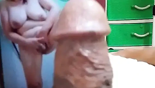 Karıma beni dün gönderdiği videoyu izlerken zevk aldım