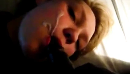 Bbc sarışın cutie'nin yüzüne boşalmak çekim