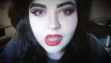 Tanrıça striplyclubly dev