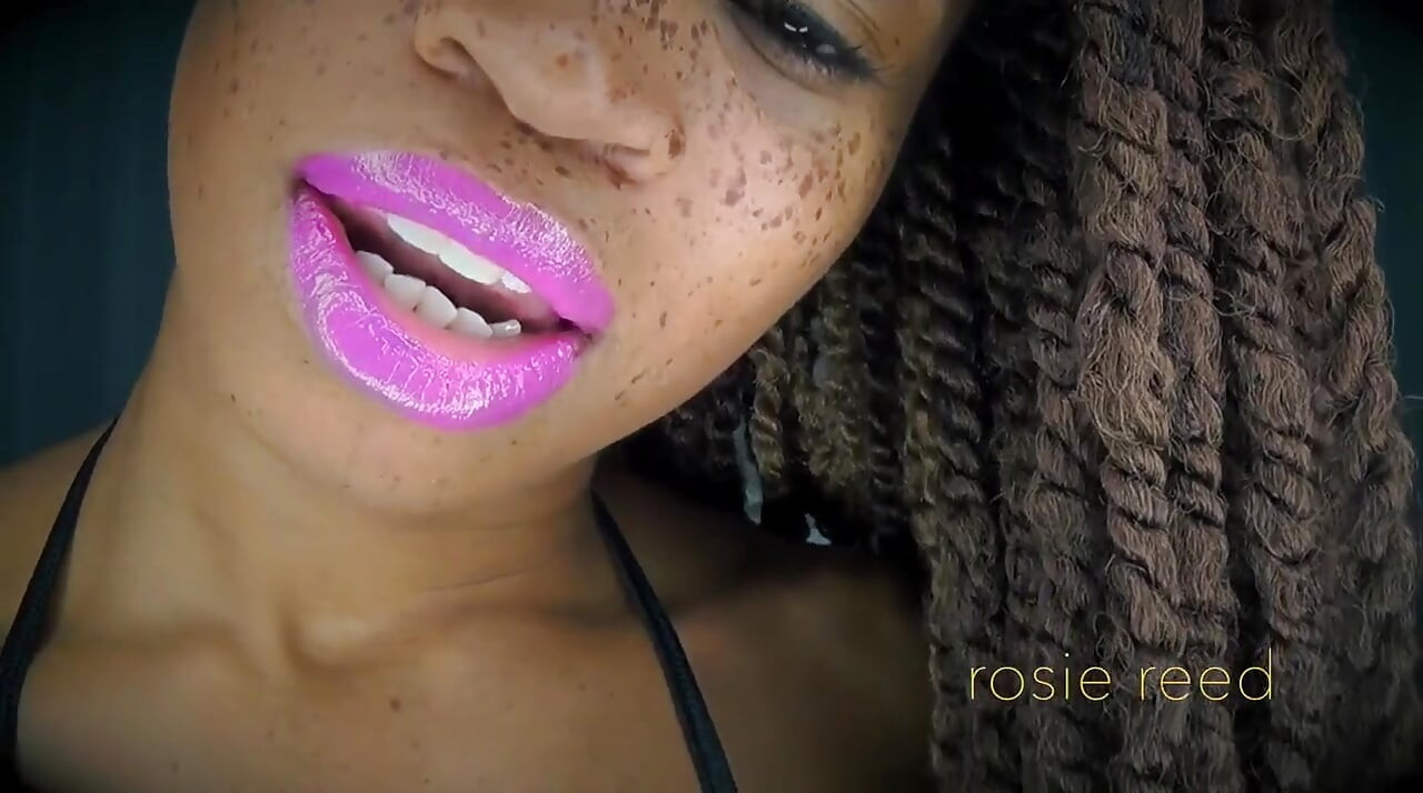 Fuchsia dudaklarına karşı güçsüz- tanrıça Rosie Reed ile pembe ruj fetişi seni ruj köleliğine büyüleyicileştiriyor- 1080p hd