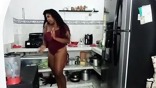 Mutfakta Kremalı Kek