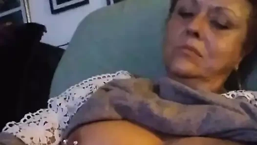 Bir kez daha kendimle ilgileniyorum