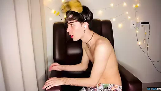 Sıska twink henry evans anal çalış süre Mastürbasyon solo