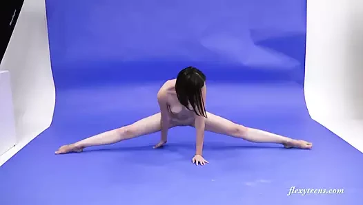 Galina Markova'dan baş aşağı diziler ve akrobasi