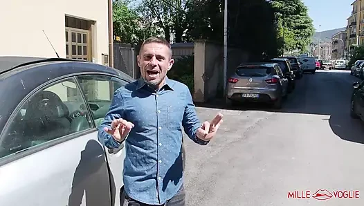 Striptizci, Francois'i zevkle çıldırtan saçma bir sürtük oluyor