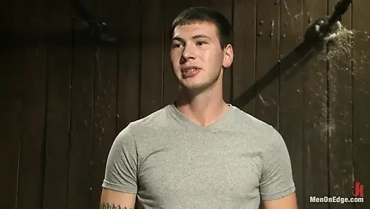 Metal esaret altında 9 inçlik yarak kenarlı