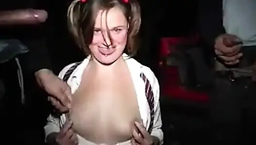 Küçük Liseli Kız Domalıyor