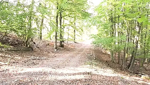 Sarışın, azgın MILF Sikişmek ve Vücuduna Sıçtırmak İstiyor