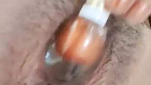 Erkek arkadaşım beni çok heyecanlandırıyor ve ellerimle mastürbasyon yapıyorum