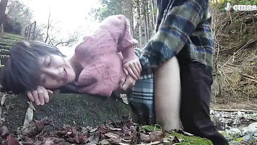 Cesur bir güzellik açık havayı kucaklıyor ve tutkuların ilk yarısının taştığı sıcak bir iz bırakıyor - c