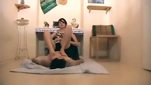 Richie'ye ayak tokatlıyor