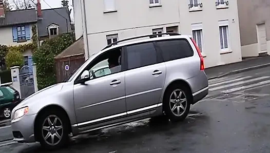 Çekici Fransız bebek tamirci garajında çifte sikiliyor