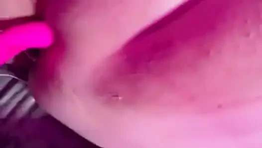 Büyük götlü pawg'ı bağladı ve sikini besledi ve ayak parmaklarını emdi