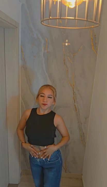 Nerede olduğunu söyle ve gel benimle yaramazlık et beni şimdiden arzulu bir şekilde çıldırttın