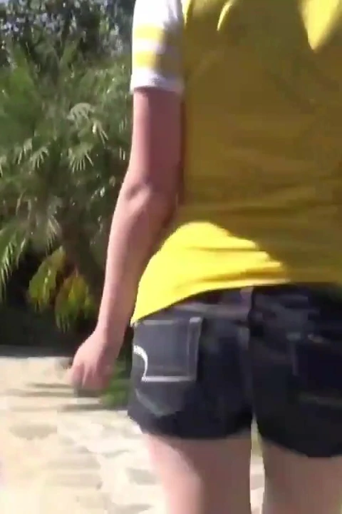 Üvey babam beni iki kez boşalttı - sahne #01