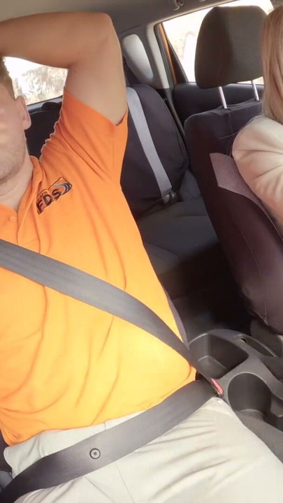 Sahte Sürücü Kursu Fransız sarışın MILF Georgia Koneva dışarıda sert hızlı sikme POV araba seks | Bölüm 1