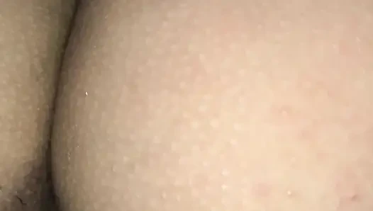 Gavat kocam yarağını ovalarken sikini sikmemeye cesaret ediyor ve sonunda beni sikiyor