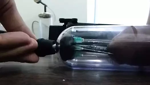 Pompada iğne ile oynamak