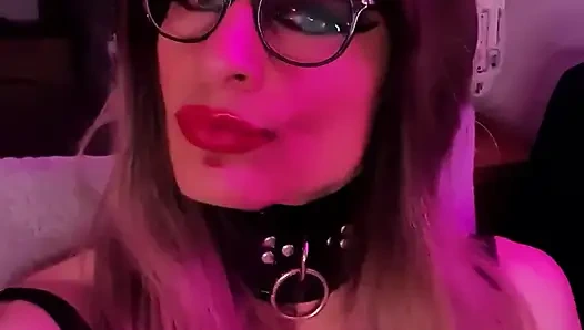 Şu anda çok azgınım, sık sık tayt giymiyorum ama ne zaman giysem eriyorum