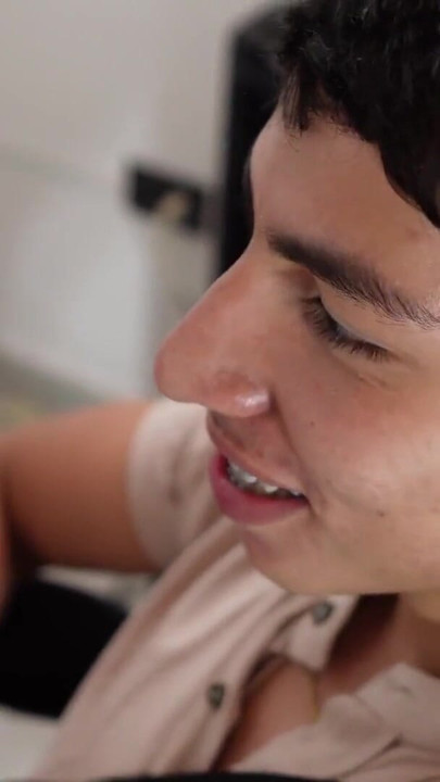 Kocamı başka bir şehirde tanıştığım bir fotoğrafçıyla aldatıyorum - kocam çalışırken bir yabancıyla sikişiyorum | Klip 1