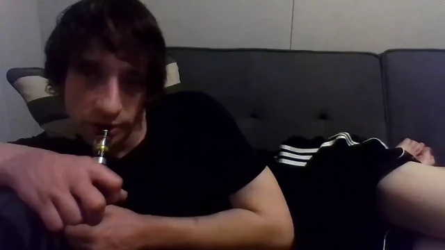 Güzel ayaklar ve tırnaklar, vaping