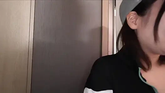 Doğal büyük memeli kız, onu baştan çıkarmaya çalıştım. Karşı konulmaz bir vücuda sahip ve her zaman teslim ediyor.2