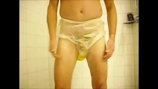 Plastik pantolonlarla su sporları