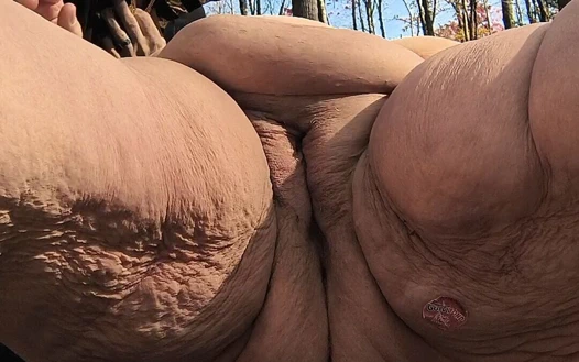 Onun yerine bir yabancının ona mastürbasyon yapmasına izin verdi diye aklını mı başından çıkarıyor?