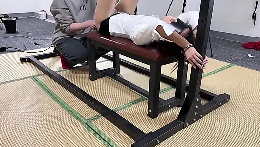 Parçalanan kızlar için titreşim oyunu