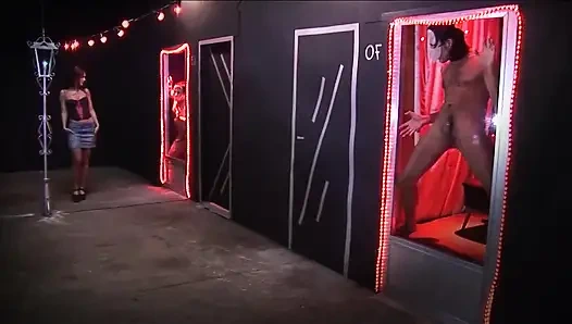 İngiliz sevimli fahişe için sert götten sikiş ve çifte penetrasyon