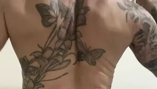 Soyunup sikişmeyi seven bir fitness annesi bulun