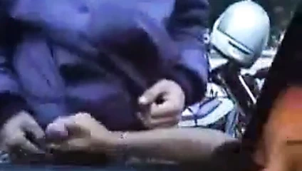 Otoparkta yabancılara handjob. amatör