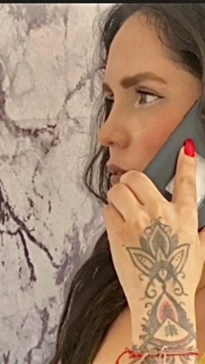 Yarağını tıraş etmemi istedikten sonra komşuya emiyor - porno | Klip 3