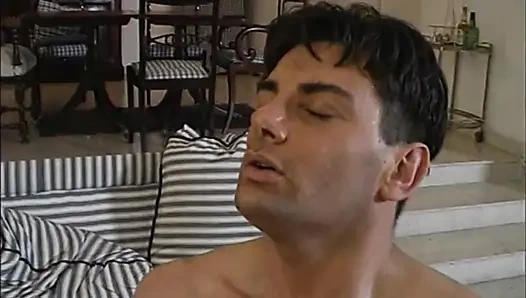 Seksi büyük memeli sarışın hatunla anal sikişiyor
