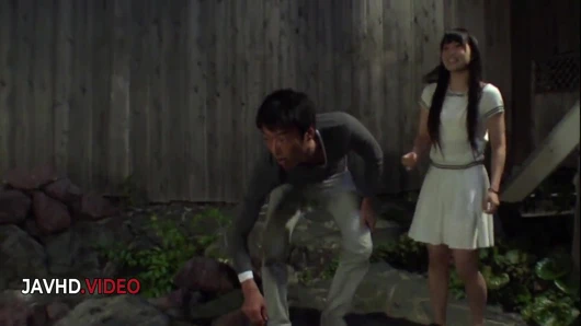 Ateşli Japon tanrıça Yui Kasugano sikiliyor ve sperm yutuyor