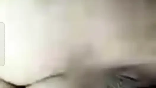 Sakso yüksek sınıf Delhili kız görüntülü görüşme sakso çekiyor.