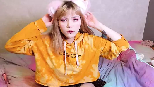 Sert bdsm porno izlerken amına mastürbasyon