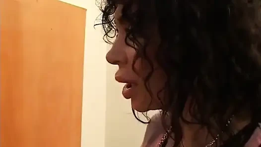 Seni üvey annem ile tanıştırmak istiyorum!!