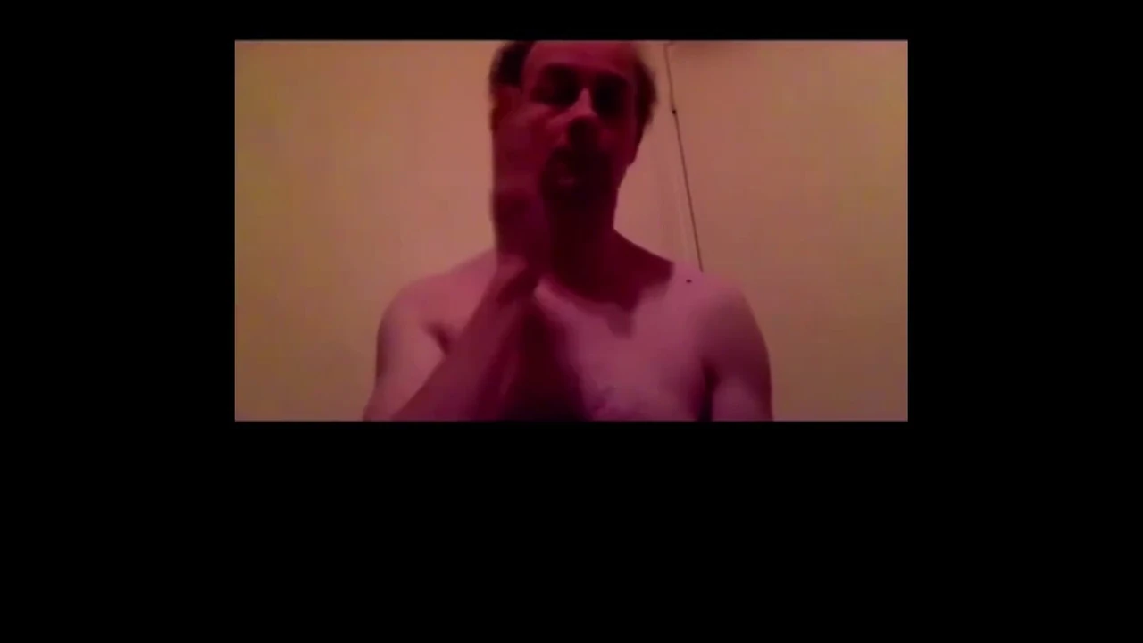 Michel Dube горячую пощечину от горячих девушек