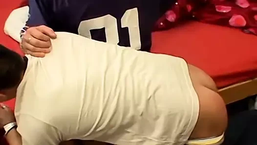 Şaplak fetiş ortaya ile twink kim seviyor onu alma