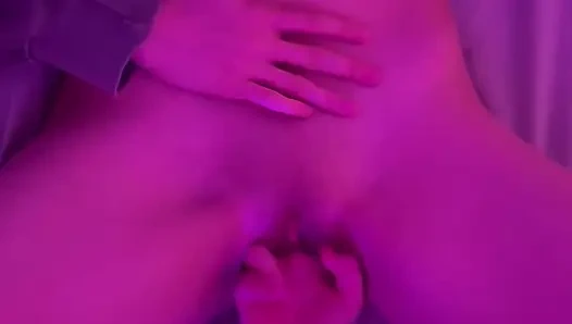 Üniversitedeki zor bir günün ardından kız arkadaşıma iyi bir parmaklama verdim