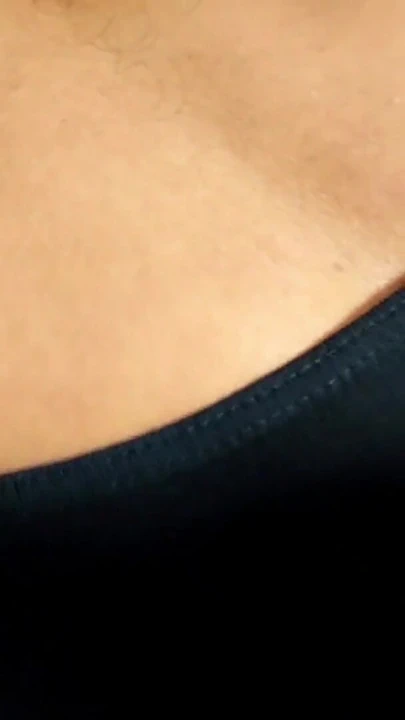 Üvey kız kardeşlerimi odasında sikiyorum - Hintli büyük götlü kızla sert sert sikiş | Klip 3