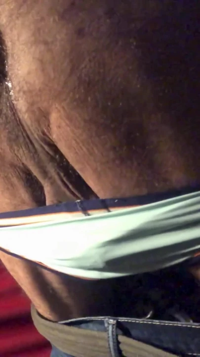 Ateşli latin mavi yakalı çok sözlü bir Meksikalı ve orta yaşlı seksi sünneti ve döl deliği. | Klip 2