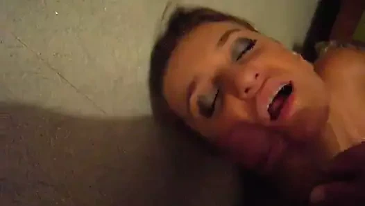 Konchenaya blyad' delayet minet iv sperme drochit