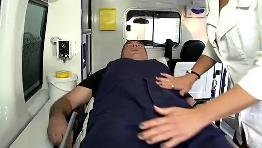 Ambulansta olgun aşk